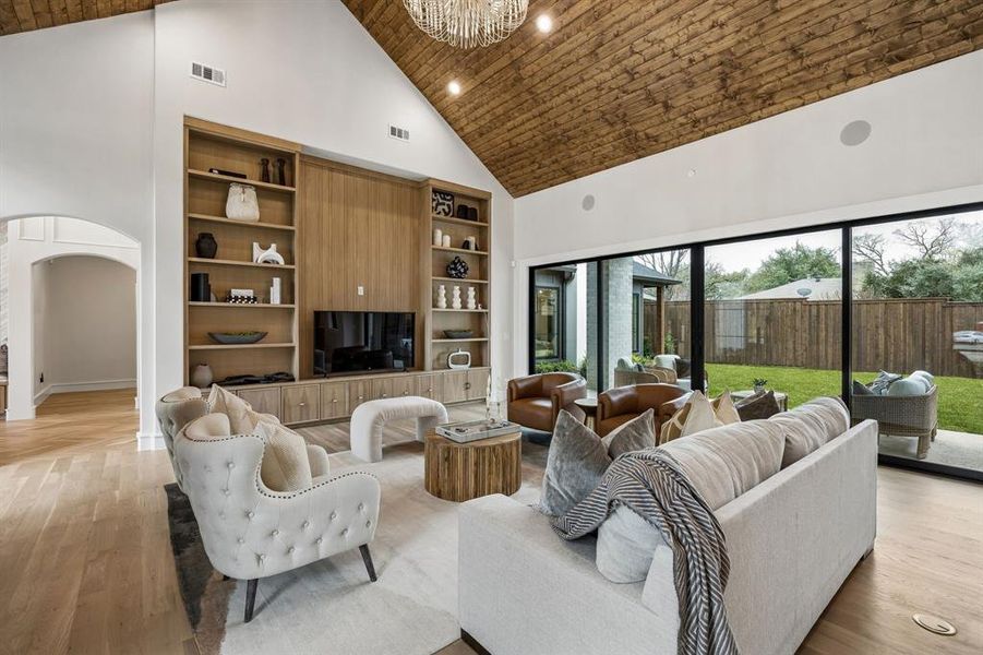 Furnished interior view inside a new home in , Dallas (Image 9). Furnished interior view inside a new home in , Dallas (Image 9).