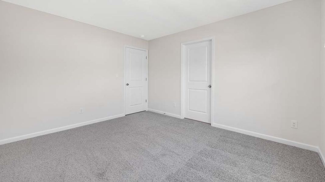 Spacious, unfurnished interior of a new home in Sylvan Creek, Denver (Image 28).