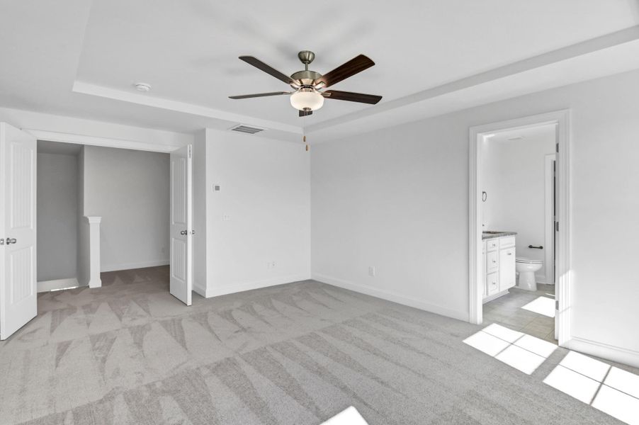 Spacious, unfurnished interior of a new home in Ashton Lakes, Lexington (Image 31).