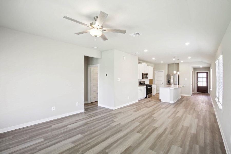 Photo is not of the actual home, but is an inspirational photo of builder’s model home and may depict options, furnishings, and/or decorator features that are not included Photo is not of the actual home, but is an inspirational photo of builder’s model home and may depict options, furnishings, and/or decorator features that are not included