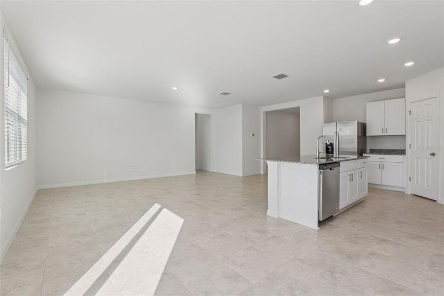 Spacious, unfurnished interior of a new home in Deer Run at Crosswinds, Davenport (Image 31). Spacious, unfurnished interior of a new home in Deer Run at Crosswinds, Davenport (Image 31).