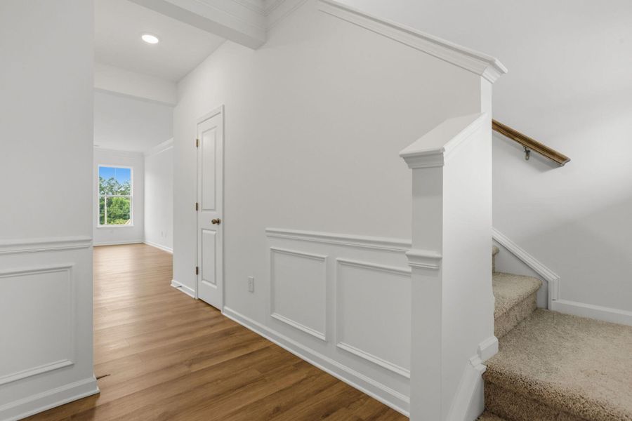 Spacious, unfurnished interior of a new home in Bellevue, Greenville (Image 11).