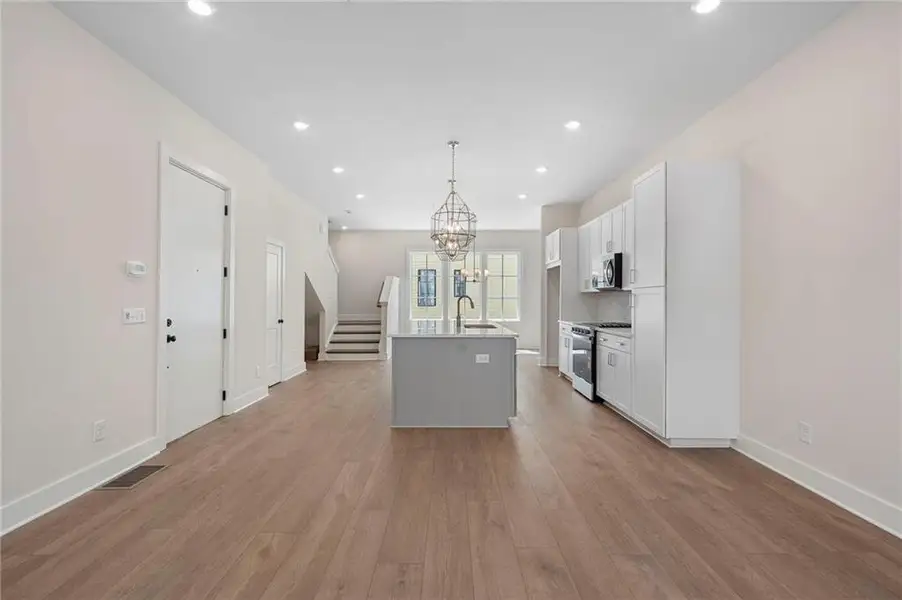 Spacious, unfurnished interior of a new home in , Atlanta (Image 12).