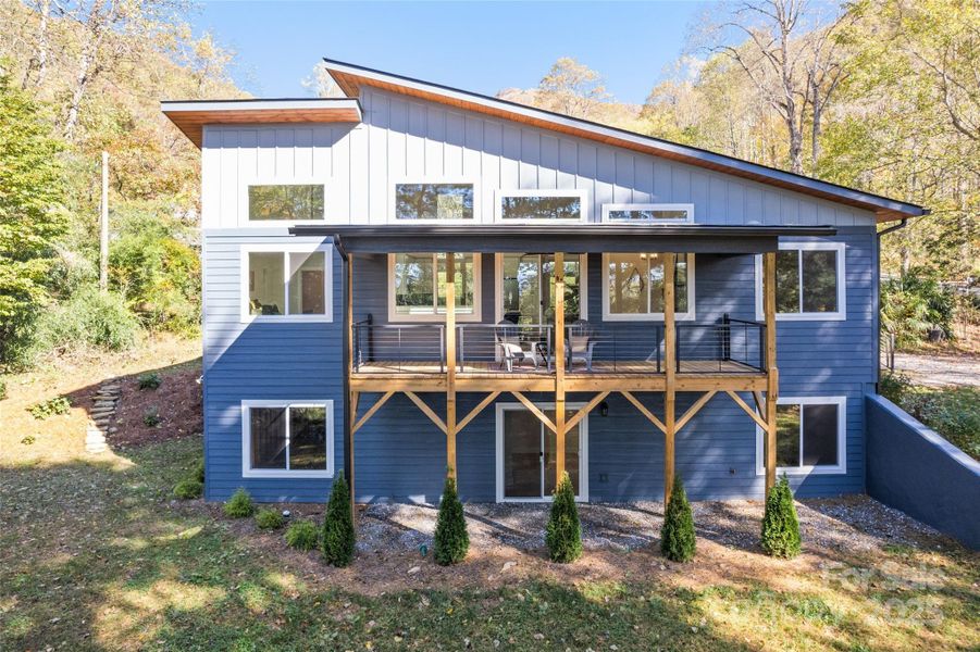 Exterior details and patio area of a home in , Sylva (Image 25).