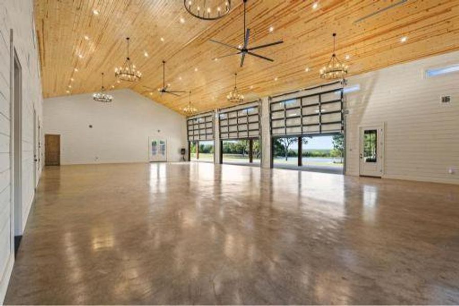 Spacious, unfurnished interior of a new home in , Sherman (Image 8).