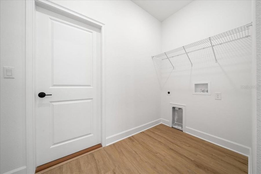 Spacious, unfurnished interior of a new home in , Spring Hill (Image 24).