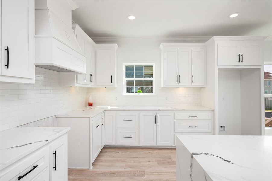 Furnished interior view inside a new home in , Bolivar Peninsula (Image 41).