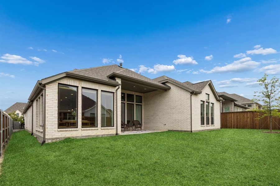 Exterior details and patio area of a home in , Lavon (Image 28).