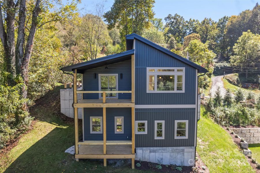 156 Burma Rd Waynesville, NC -- welcome home