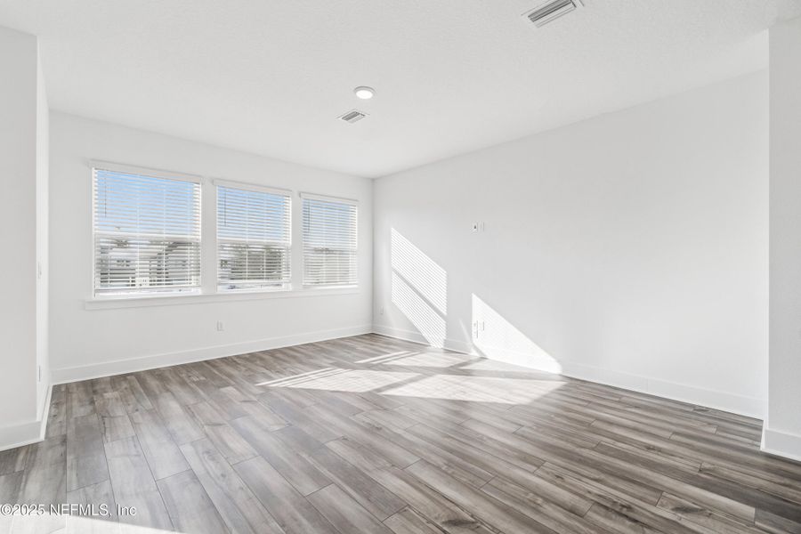 Spacious, unfurnished interior of a new home in Kettering at eTown - Traditional Collection, Jacksonville (Image 23).