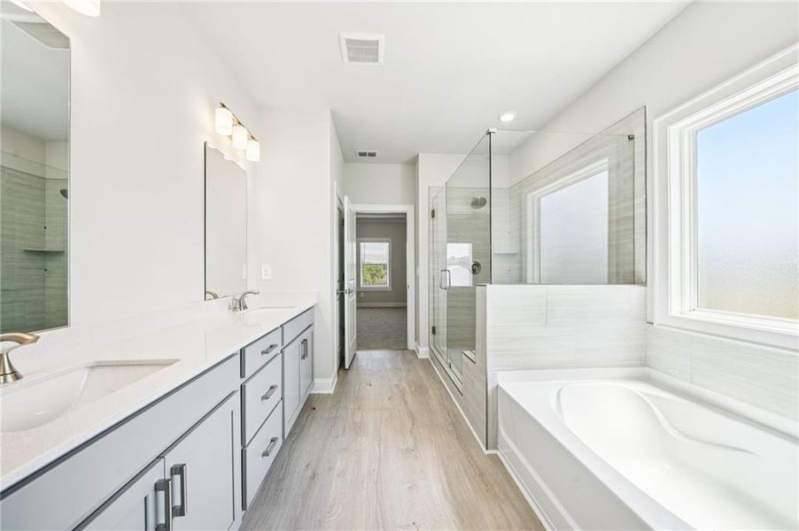 Furnished interior view inside a new home in River Pointe, Monroe (Image 11).