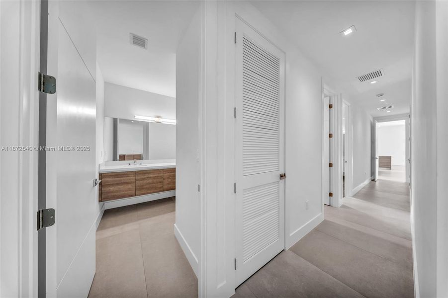 Image 60 of a home in .