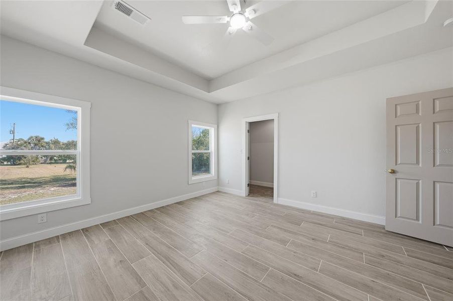 Spacious, unfurnished interior of a new home in , Punta Gorda (Image 29).