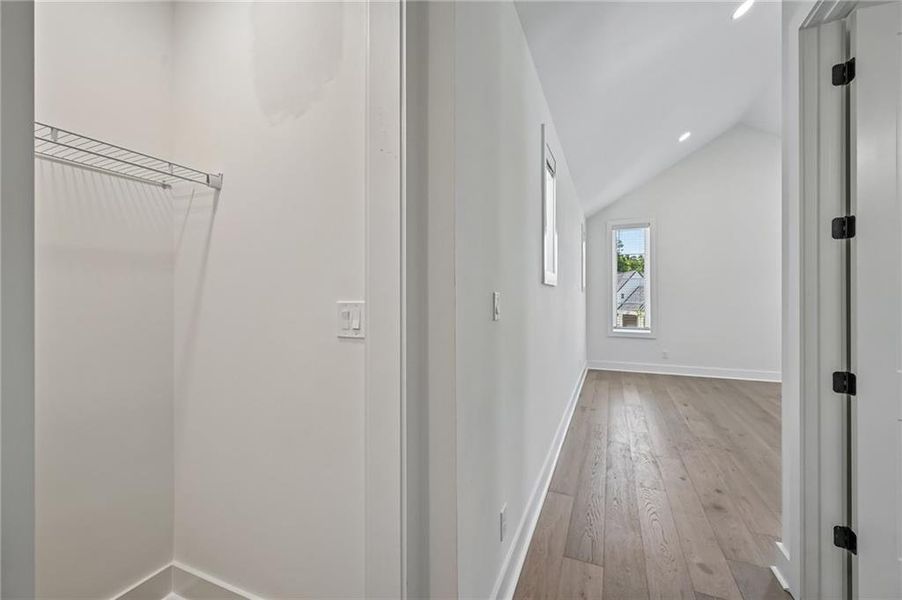 Spacious, unfurnished interior of a new home in , Alpharetta (Image 66). Spacious, unfurnished interior of a new home in , Alpharetta (Image 66).