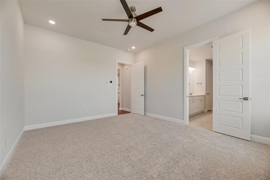 Spacious, unfurnished interior of a new home in Villages of Creekwood, Frisco (Image 21). Spacious, unfurnished interior of a new home in Villages of Creekwood, Frisco (Image 21).