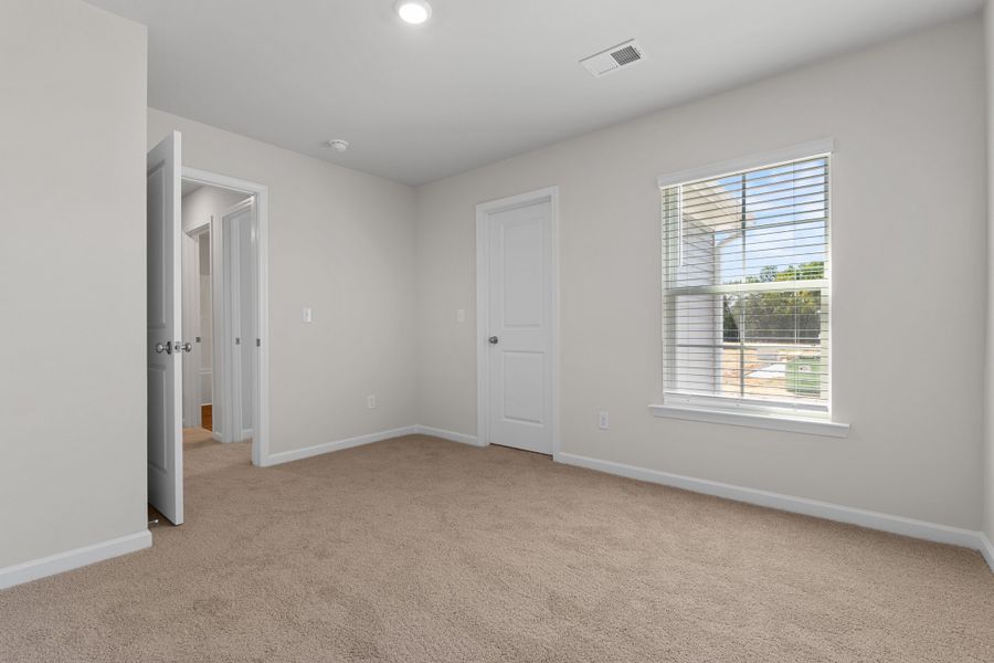 Spacious, unfurnished interior of a new home in Forts Ridge, Pelion (Image 27).