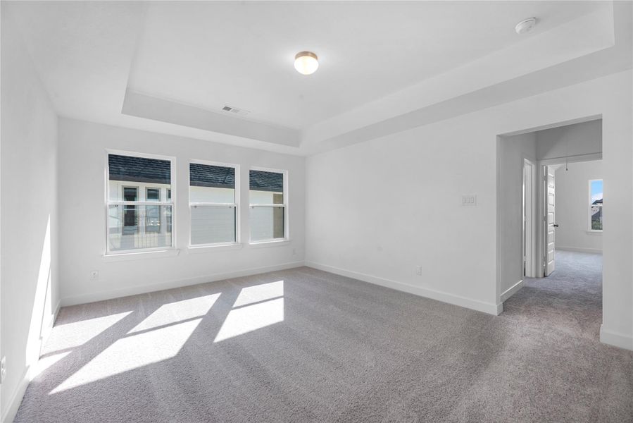 Spacious, unfurnished interior of a new home in Elyson, Katy (Image 11).