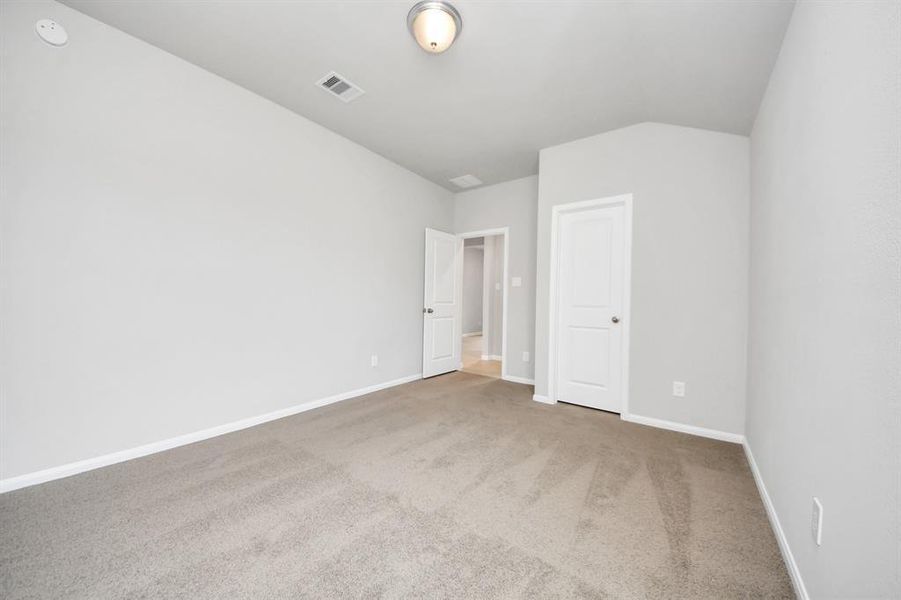 Spacious, unfurnished interior of a new home in Sweetgrass Village, Crosby (Image 35).