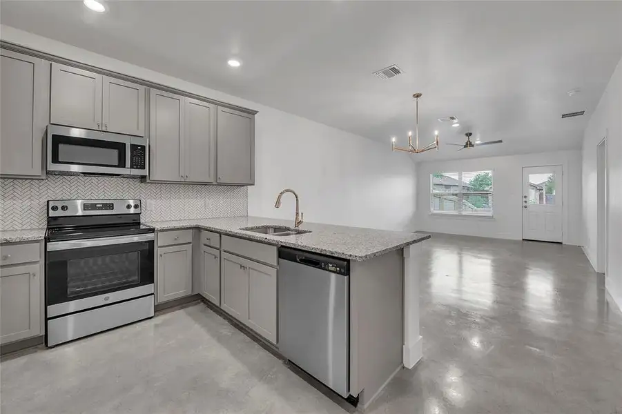 Please Note: These interior photos are not of the actual home but are of a completed one with a similar floor plan. Finishes, features, and layouts may vary. Please Note: These interior photos are not of the actual home but are of a completed one with a similar floor plan. Finishes, features, and layouts may vary.