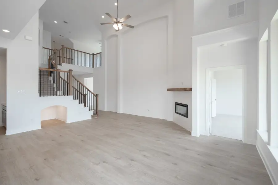 Spacious, unfurnished interior of a new home in Enclave at Legacy Hills, Celina (Image 21).