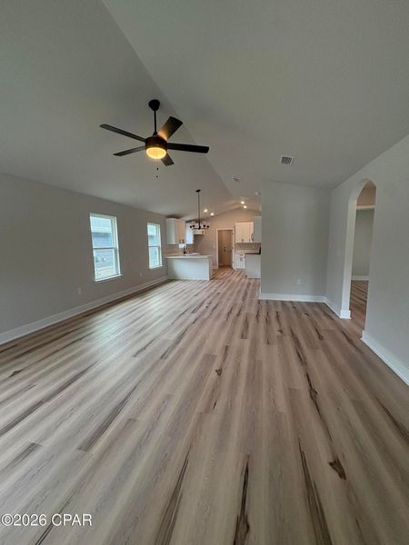 Spacious, unfurnished interior of a new home in East Bay, Panama City (Image 7).