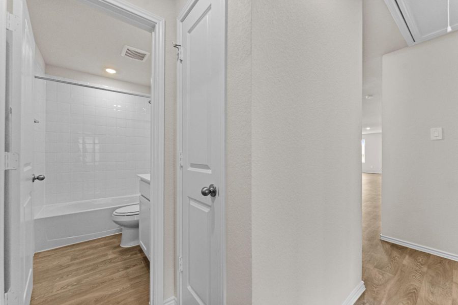Spacious, unfurnished interior of a new home in Sunset Oaks, Maxwell (Image 18). Spacious, unfurnished interior of a new home in Sunset Oaks, Maxwell (Image 18).