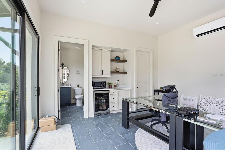 Furnished interior view inside a new home in , Oakland (Image 74).
