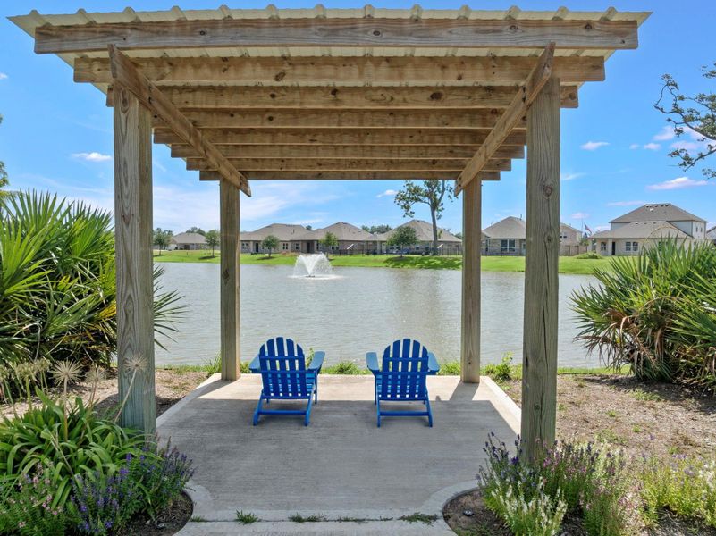 Community amenities in Woodshore, Clute (Image 24).