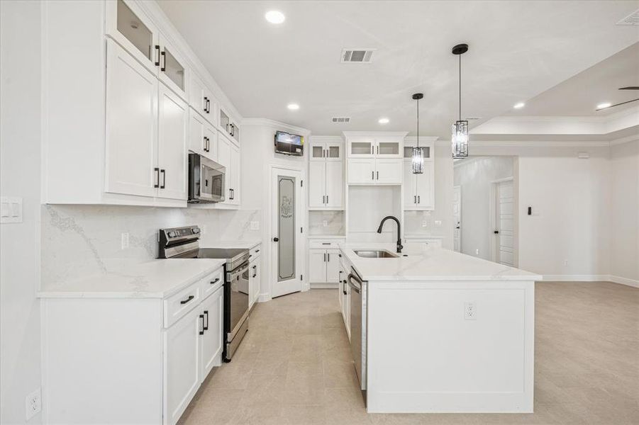 Furnished interior view inside a new home in , Granbury (Image 6).