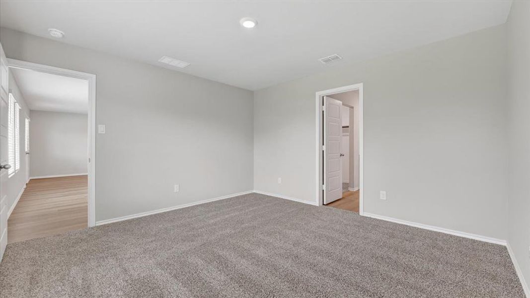 Spacious, unfurnished interior of a new home in Longhorn Estates, Fort Worth (Image 14). Spacious, unfurnished interior of a new home in Longhorn Estates, Fort Worth (Image 14).