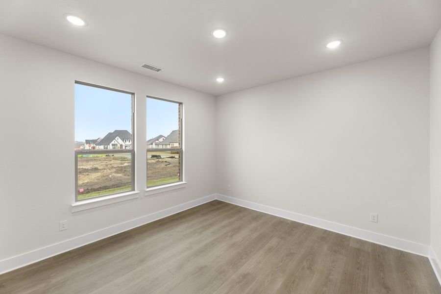 Spacious, unfurnished interior of a new home in Somerset Park, Rockwall (Image 18). Spacious, unfurnished interior of a new home in Somerset Park, Rockwall (Image 18).
