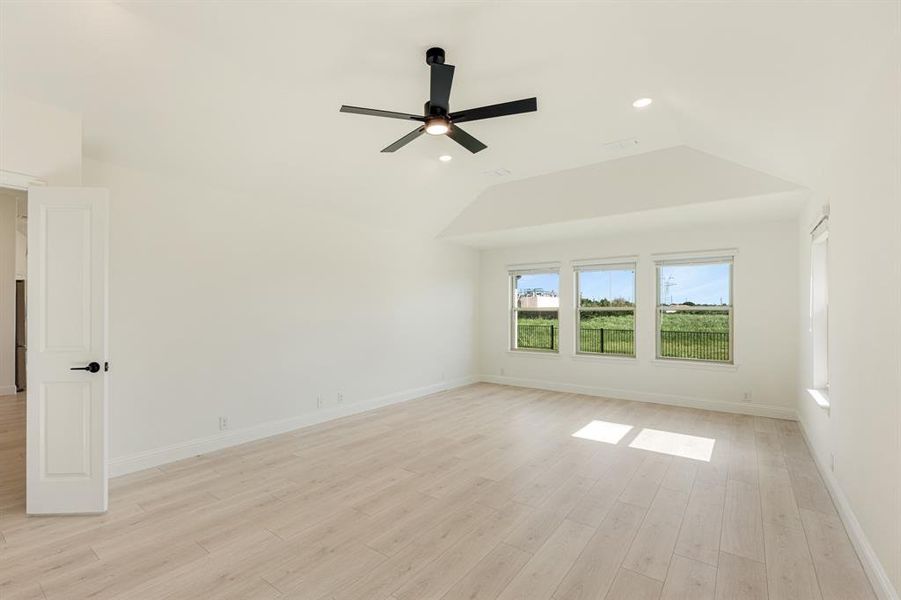 Spacious, unfurnished interior of a new home in Silo Mills Classic 70, Joshua (Image 27). Spacious, unfurnished interior of a new home in Silo Mills Classic 70, Joshua (Image 27).