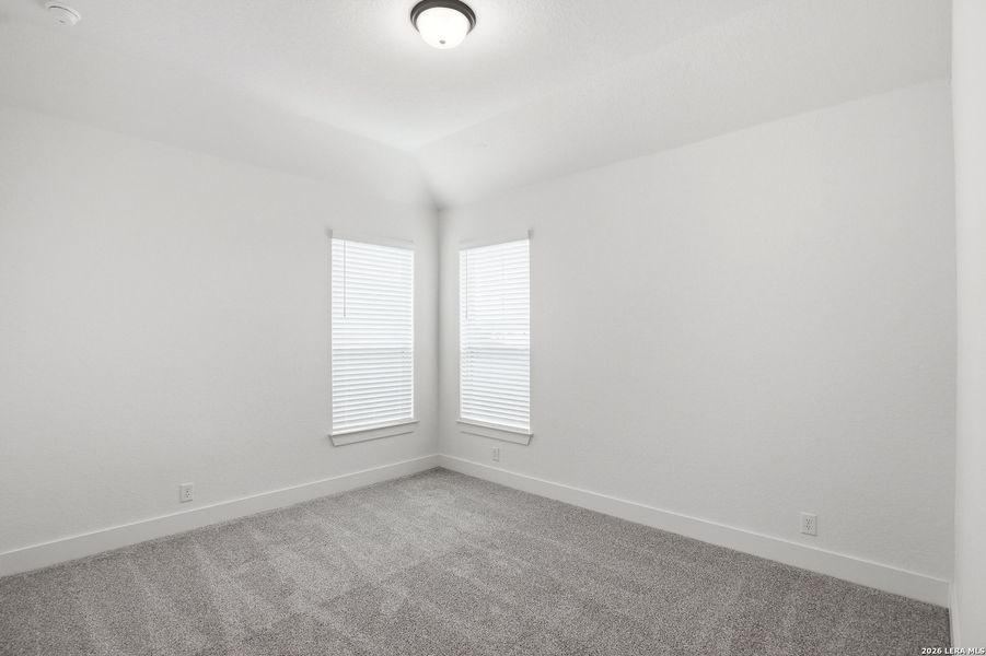 Spacious, unfurnished interior of a new home in Prominence Urban, San Antonio (Image 49).