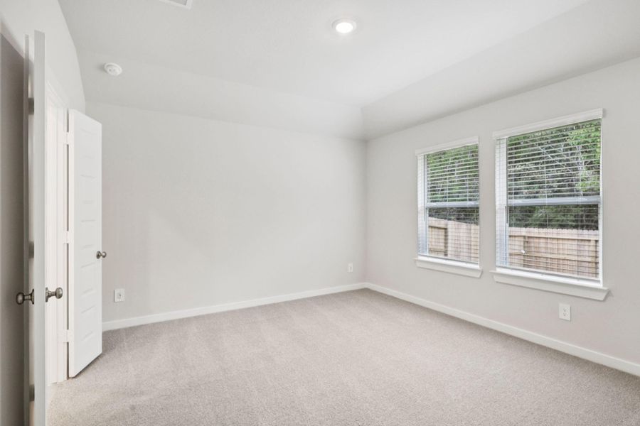 Spacious, unfurnished interior of a new home in , New Caney (Image 11).