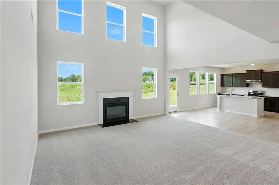 Spacious, unfurnished interior of a new home in Hampton Ridge, Jefferson (Image 17).
