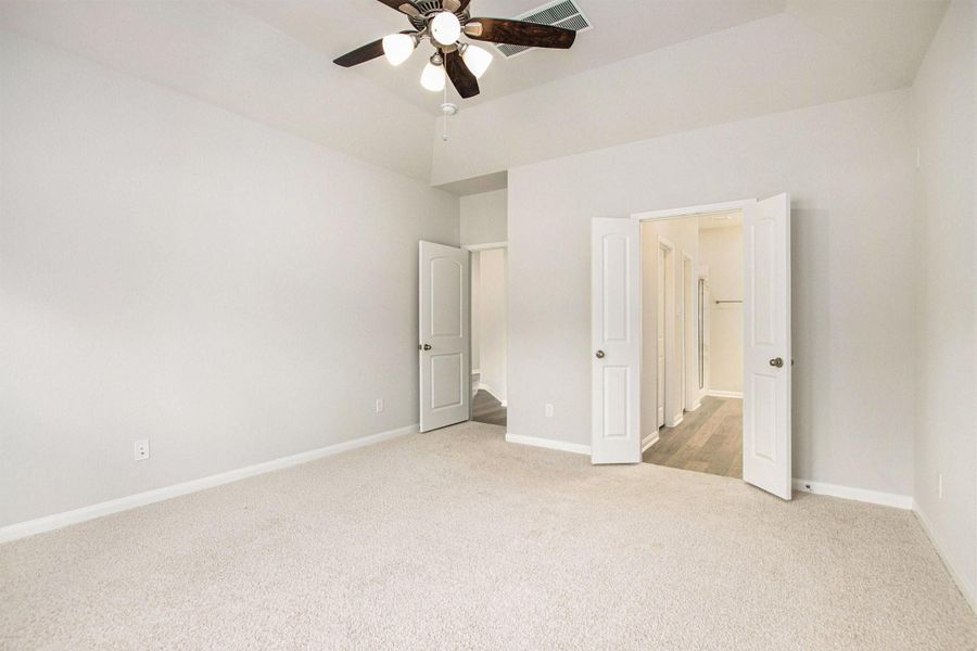 Spacious, unfurnished interior of a new home in , Bay City (Image 19). Spacious, unfurnished interior of a new home in , Bay City (Image 19).