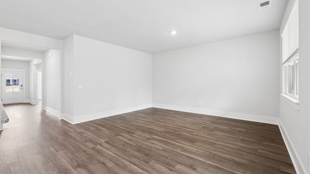 Spacious, unfurnished interior of a new home in Sidbury Station, Castle Hayne (Image 10).