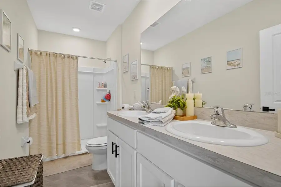 Furnished interior view inside a new home in , Apollo Beach (Image 7).