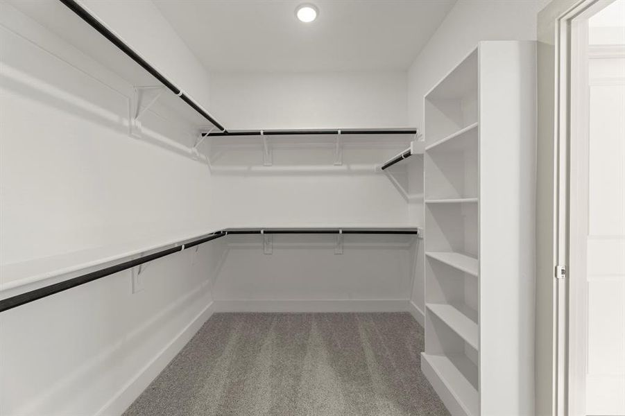 24. 5920 Mustang - Closet 24. 5920 Mustang - Closet