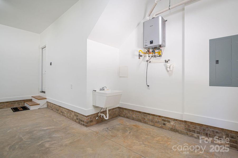 Image 44 of a home in .