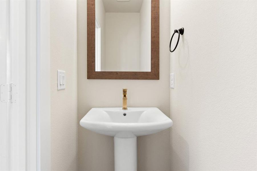 016-2028AldrichRoad-Celina-TX-75009-Bathroom2.jpg-SMALL