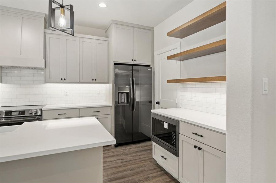 Furnished interior view inside a new home in , Mabank (Image 10).