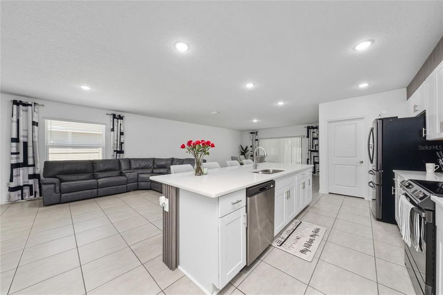 Furnished interior view inside a new home in , Kissimmee (Image 10).