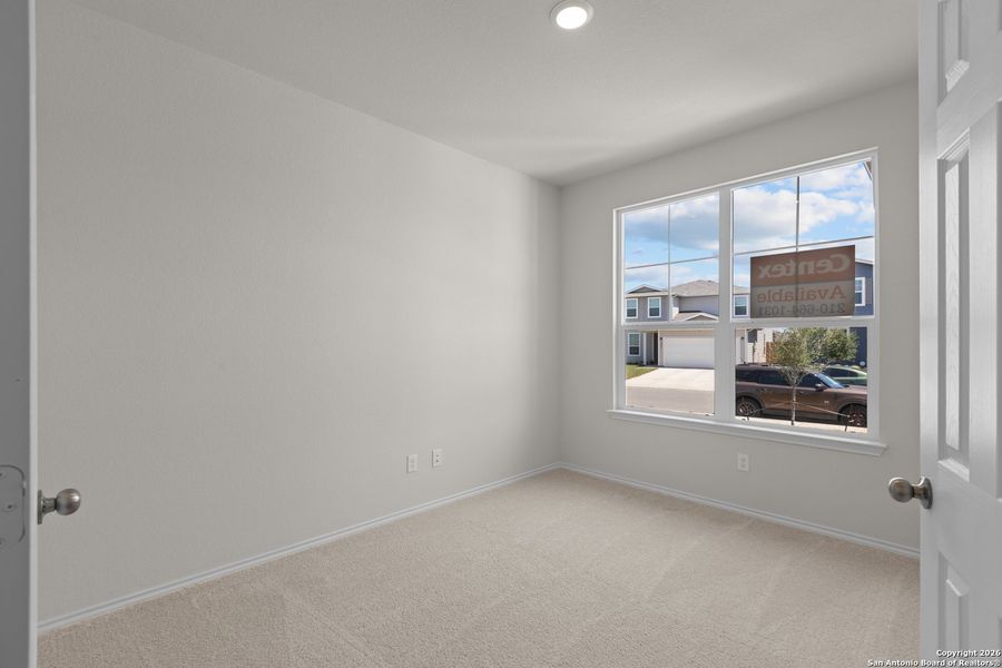 Spacious, unfurnished interior of a new home in Lily Springs, Seguin (Image 17).