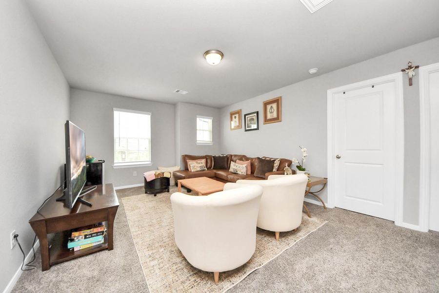 Furnished interior view inside a new home in Sierra Vista, Rosharon (Image 15).