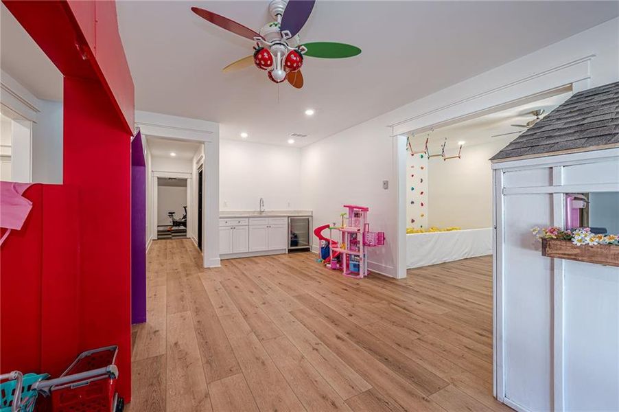 Furnished interior view inside a new home in , Waleska (Image 14).