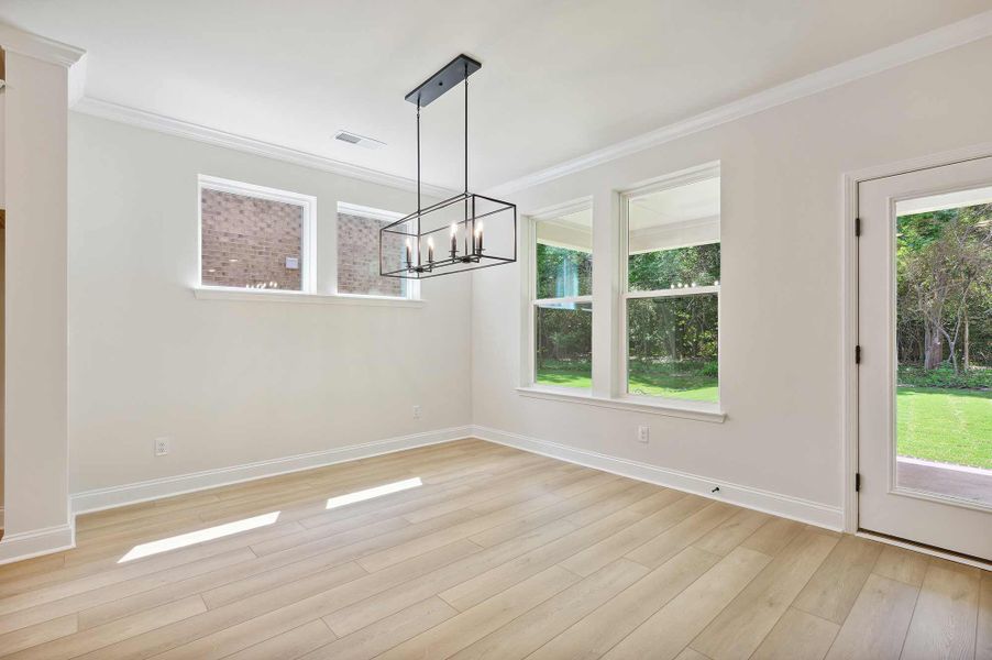 The Whitetail - Dining