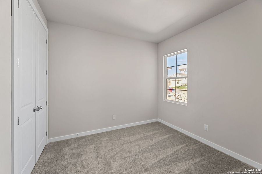 Spacious, unfurnished interior of a new home in Highland Ridge, New Braunfels (Image 23).