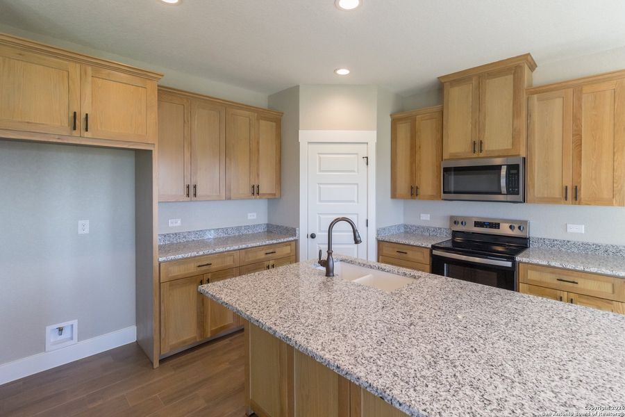 Furnished interior view inside a new home in , La Vernia (Image 6).
