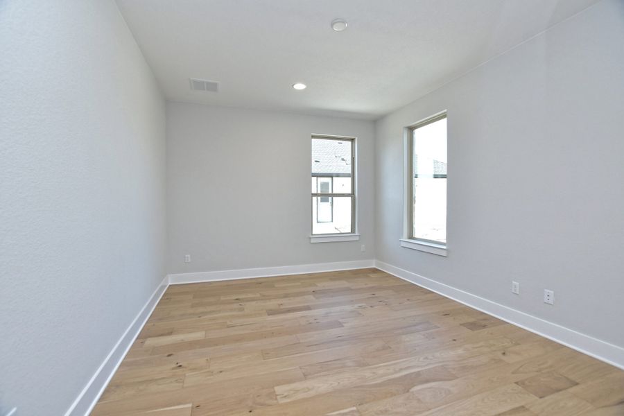 Representative unfurnished interior of a home built from the Sapphire by Giddens Homes in Riverstone, Georgetown (Image 48).